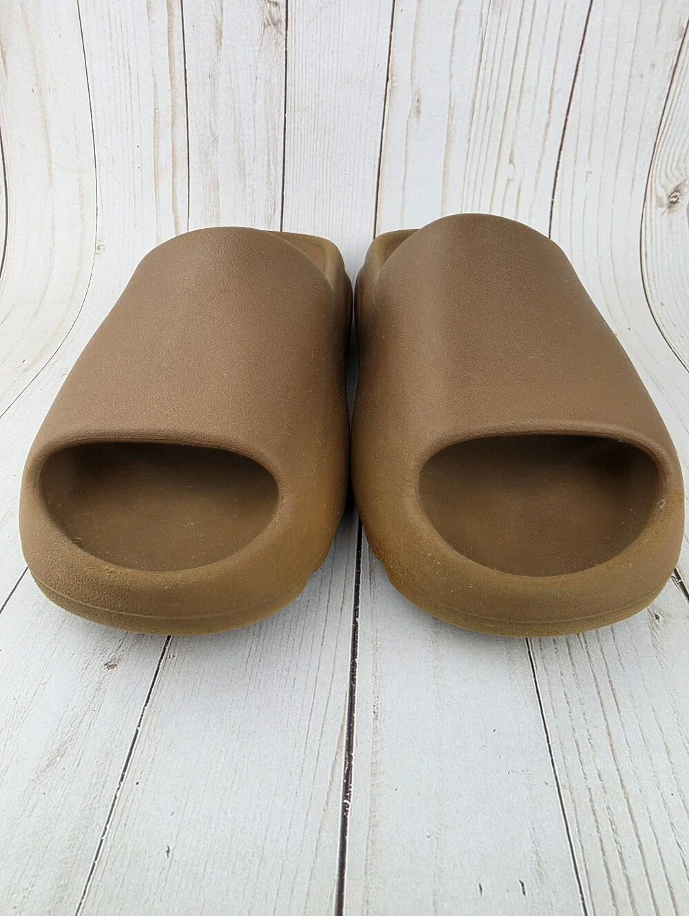 Adidas Yeezy Slides Flax Men’s size 11